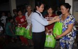 Phường An Thạnh, TX.Thuận An: Vận động doanh nghiệp trao tặng 100 phần quà hỗ trợ các hộ khó khăn