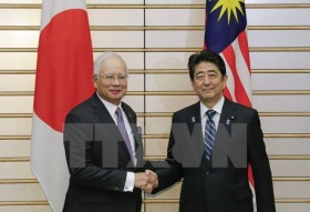 日本首相安倍晋三和马来西亚总理纳吉布举行会谈 重申东海问题立场