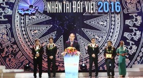 2016年越南人才奖颁奖仪式在河内举行