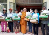Tặng 200 phần quà cho người nghèo tỉnh Bình Phước