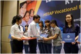 Nữ sinh viên trường Cao đẳng nghề Việt Nam - Singapore được nhận học bổng “Nữ sinh kỹ thuật HEEAP 2016”