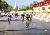 Kết quả chặng 2, giải xe đạp toàn quốc tranh cúp THBT- ONHS 2017: Lê Nguyệt Minh đoạt Áo vàng lẫn Áo xanh