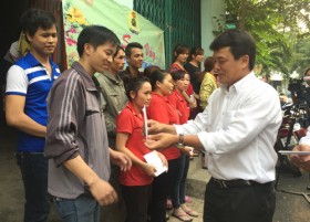 Tiếp sức cho công nhân lao động