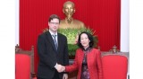 越共中央民运部部长张氏梅会见匈牙利议会副议长