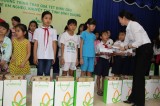 Quỹ Bảo trợ trẻ em tỉnh: Tặng 500 phần quà tết cho trẻ em nghèo, khuyết tật