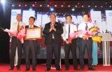 Công ty cổ phần công nghiệp Đông Hưng đón nhận Huân chương Lao động hạng Ba