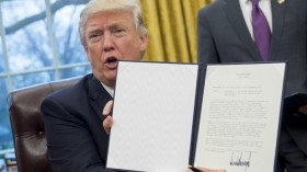 美国正式退出TPP 马防长呼吁特朗普不减少美国对亚太地区的承诺
