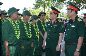 Tổ chức tiếp nhận chiến sĩ mới chu đáo, đạt 100% chỉ tiêu