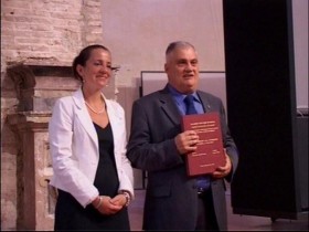 Người đàn ông nắm giữ kỷ lục có nhiều bằng đại học nhất thế giới