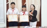 UBND TP Thủ Dầu Một: Khen thưởng đột xuất hai học sinh tham gia bắt trộm