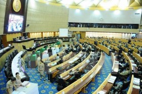 Thai legislature reviews draft laws