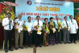 省综合医院隆重举行越南医师节62周年纪念仪式