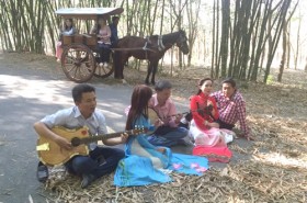 So tơ phím ấy “thăm” người tri âm…