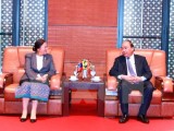 Thủ tướng Nguyễn Xuân Phúc tiếp Chủ tịch Quốc hội Lào Pany Yathotu