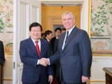 越南政府副总理郑廷勇对英国进行正式访问