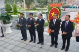 Provincial leaders pay visit to Martyrs’ Cemetery