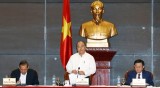 越南政府总理阮春福主持会议商讨措施帮助企业化解困难