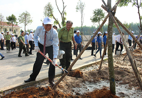 Phát động “Tết trồng cây đời đời nhớ ơn Bác Hồ”