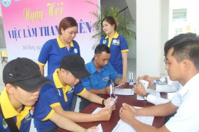 Gần 200 thanh niên tham gia Ngày hội việc làm