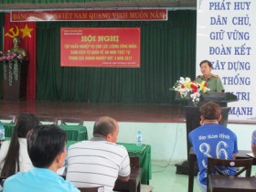 Tập huấn nghiệp vụ cho Đội Công nhân xung kích tự quản về an ninh trật tự trong doanh nghiệp