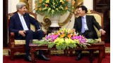 越南政府副总理兼外交部长范平明会见美国前国务卿约翰•克里