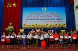 LĐLĐ thị xã Thuận An: Trao 297 suất học bổng “Chắp cánh ước mơ”