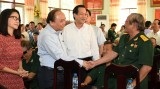 越南总理阮春福希望伤残军人好好疗养 继续为社会作出贡献