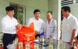 Provincial leaders visit, present gifts to policy beneficiaries