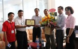 Liên đoàn Lao động TX Thuận An tặng giấy khen chúc mừng 40 doanh nghiệp tiêu biểu