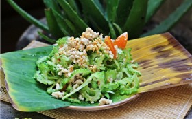 Gỏi khổ qua thanh nhiệt