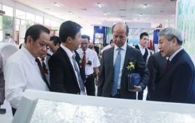 Tôn Hoa Sen liên tục tăng trưởng, dẫn đầu thị phần ở Việt Nam