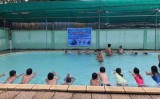 Hội đồng Đội TX.Dĩ An: Tổ chức lớp học bơi miễn phí cho thiếu nhi