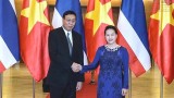越南国会主席阮氏金银与泰国国家立法议会主席蓬佩举行会谈