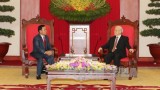 越共中央总书记阮富仲会见老挝人民革命党中央办公厅代表团