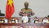 越南政府总理阮春福主持召开政府8月份例行会议
