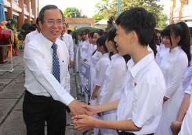 热闹开学气氛
