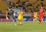 Kết quả đấu sớm vòng 17 V-League 2017, Hải Phòng  - B.Bình Dương 0-2: Chiến thắng ngọt ngào của đội bóng đất Thủ