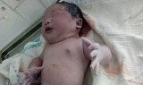 Bé sơ sinh 7,1 kg nặng nhất Việt Nam chào đời