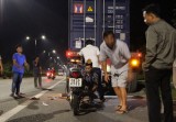 Một người chết tại chỗ do chạy xe máy tông vào đuôi xe container