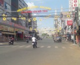 Dựng lại công trình đèn hoa trên đường Trần Hưng Đạo