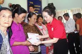 Provincial Red Cross Society takes care of the poor on Tet