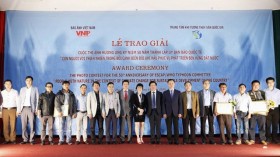 “人类与自然资源在气候变化背景下服务国家可持续发展”摄影比赛的颁奖仪式在河内举行