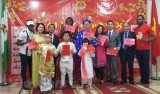 Overseas Vietnamese host activities to welcome Tet