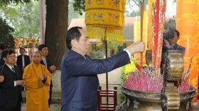 越南国家主席出席新春敬香祭祖仪式