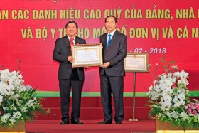 国家主席陈大光：提高医疗卫生服务和人民保健工作质量