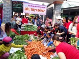 Hội LHPN Phường Vĩnh Phú(TX.Thuận An): Tổ chức mô hình “Siêu thị 0 đồng” giúp nữ công nhân
