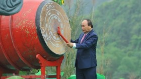 越南政府总理阮春福出席2018年长安庙会开幕式
