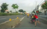 Khẩn trương truy bắt kẻ trộm kéo lê một phụ nữ trên quốc lộ
