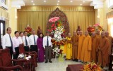 Lãnh đạo tỉnh chúc mừng Ban Trị sự Giáo hội Phật giáo Việt Nam tỉnh nhân Đại lễ Phật đản năm 2018
