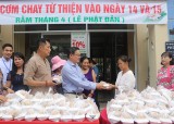 Duc Tam Duong oriental medicine store offers help to the poor